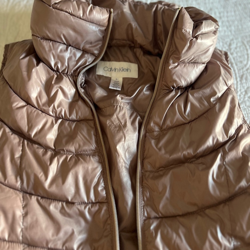 Calvin Klein Women's Tan Quilted Vest - Picture 2 of 3